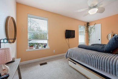 Nestled in the heart of Valparaiso, this 6 bedroom 3 bath gem - photo 47