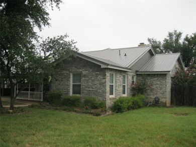 YOU MUST SEE THIS CHARMING HOME! Full of character and decorated - photo 3