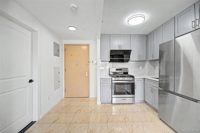 Featuring 660 sq ft of living space, plus a private 55 sq ft - photo 8