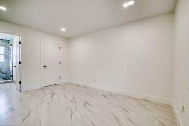 Welcome to this gorgeous and renovated one bedroom, one bathroom - photo 15