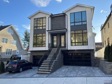 Lake Townhome/Townhouse For Sale in Cliffside Park, New Jersey