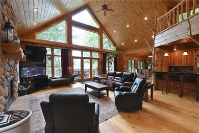 Phenomenal Northwoods chalet!! Discover your private Northwoods - photo 11