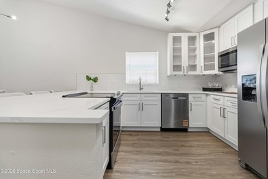 This beautiful home has a lot to offer. New roof, newer AC, new - photo 12