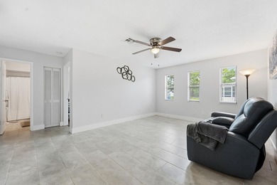 Welcome to this freshly painted 2-bedroom, 2-bathroom pool home - photo 13