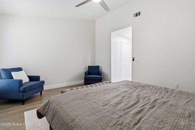 This beautiful home has a lot to offer. New roof, newer AC, new - photo 17