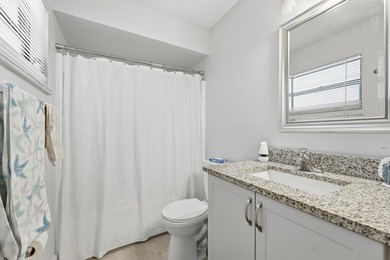 Welcome to this freshly painted 2-bedroom, 2-bathroom pool home - photo 27