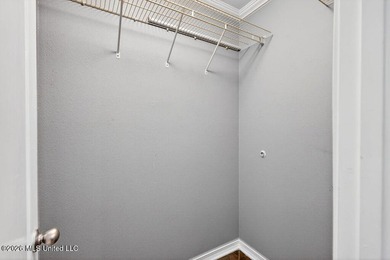 Spacious 4 bed, 3 bath single-story home in South Pointe with - photo 32