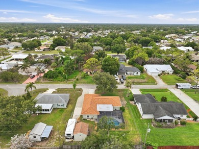 Welcome to this freshly painted 2-bedroom, 2-bathroom pool home - photo 44