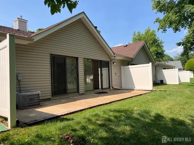 Highly Sought After Yardley Model. 2 Bedrooms, Huge Living Room - photo 30