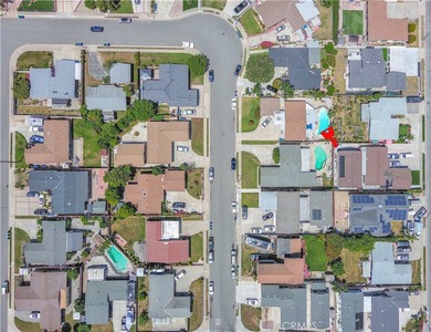 Total of 8 bedrooms, 5 bathrooms, approximately 3,667 square - photo 10