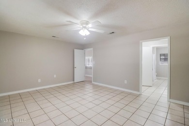 Welcome home to this beautifully updated 3-bedroom, 2-bath - photo 14