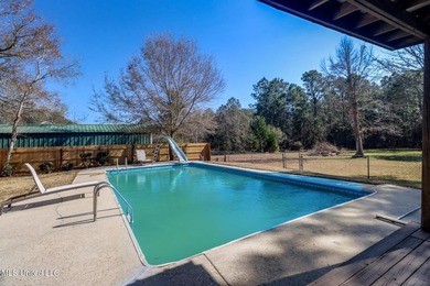 Welcome home to this beautifully updated 3-bedroom, 2-bath - photo 19