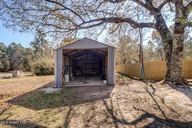 Welcome home to this beautifully updated 3-bedroom, 2-bath - photo 23