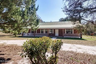 Welcome home to this beautifully updated 3-bedroom, 2-bath - photo 25