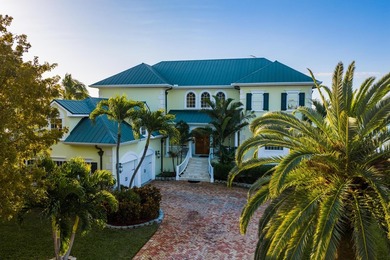 Private oceanfront estate behind the gates of Tingler Island - photo 15