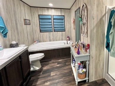 Welcome to a charming East Texas retreat offering easy living in - photo 19