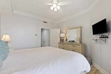 Direct oceanfront 3BR | 2BA 4th floor villa fully renovated in