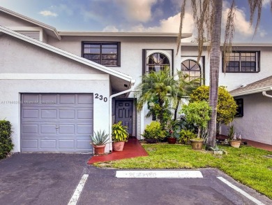 Lake Townhome/Townhouse For Sale in Pembroke Pines, Florida