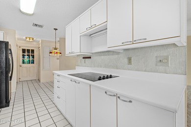 Live where every day feels like a beach day! This 3-bed, 2 - photo 11