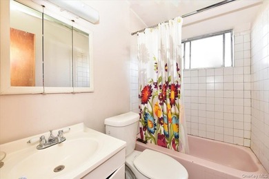 Welcome to this well-maintained 3-bedroom, 2.5-bathroom home in - photo 12