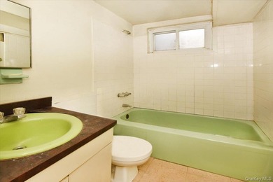 Welcome to this well-maintained 3-bedroom, 2.5-bathroom home in - photo 13