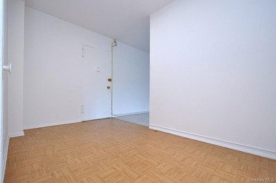 Welcome to this bright and inviting studio CO-OP in the - photo 15