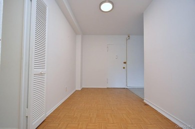 Welcome to this bright and inviting studio CO-OP in the - photo 16