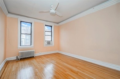 Top-Floor One-Bedroom Coop - Moments from the Beach, Ready for