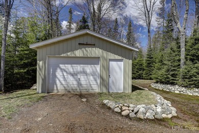 The kind of getaway most people only dream about! Tucked away on - photo 14