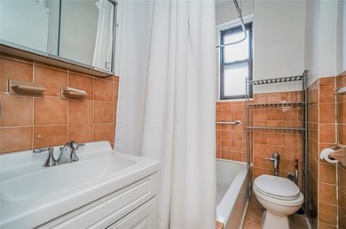 Top-Floor One-Bedroom Coop - Moments from the Beach, Ready for