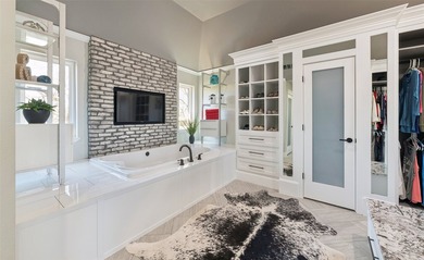 Luxury remodeled estate on nearly 4 private acres in Keller ISD - photo 22
