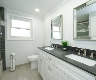 Don't miss the UNIQUE OPPORTUNITY to own this beautifully - photo 24