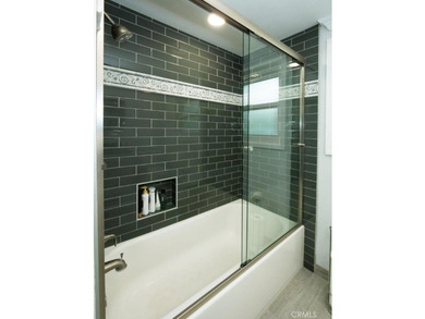 Don't miss the UNIQUE OPPORTUNITY to own this beautifully - photo 25