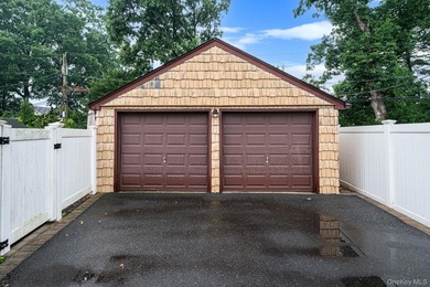 Welcome to the sought after Briarcliff community in Merrick! - photo 29