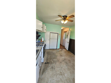 Welcome to 136 Primrose Ave! Nestled in the heart of highly - photo 3