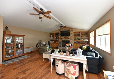 Immerse yourself in the beauty of lakefront living with this - photo 16