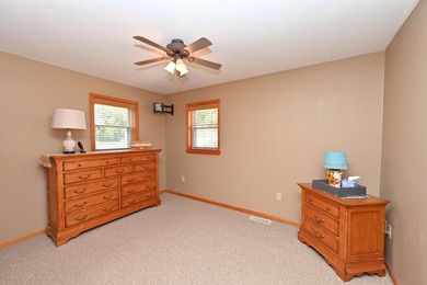 Immerse yourself in the beauty of lakefront living with this - photo 18