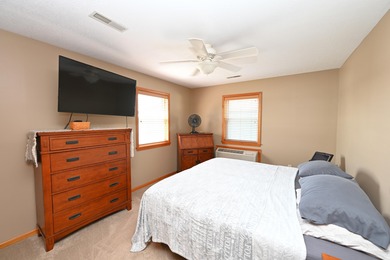 Immerse yourself in the beauty of lakefront living with this - photo 22