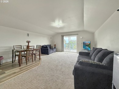 Bring offers! Welcome to this beautifully designed 3-bedroom - photo 28