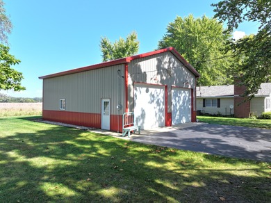 Immerse yourself in the beauty of lakefront living with this - photo 30