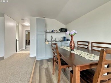Bring offers! Welcome to this beautifully designed 3-bedroom - photo 31