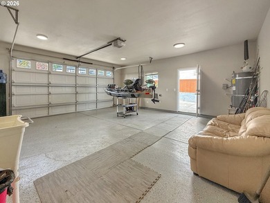 Bring offers! Welcome to this beautifully designed 3-bedroom - photo 32