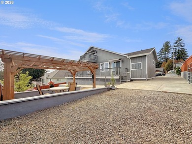 Bring offers! Welcome to this beautifully designed 3-bedroom - photo 36