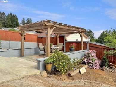 Bring offers! Welcome to this beautifully designed 3-bedroom - photo 37