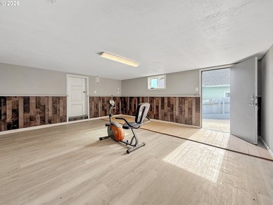 Bring offers! Welcome to this beautifully designed 3-bedroom - photo 42