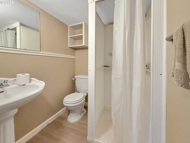 Bring offers! Welcome to this beautifully designed 3-bedroom - photo 43