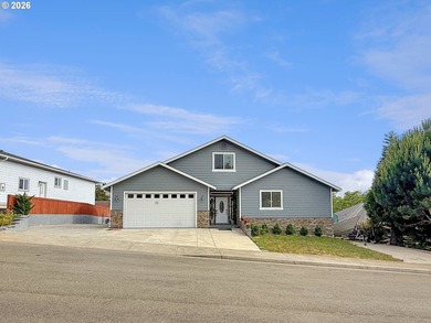 Bring offers! Welcome to this beautifully designed 3-bedroom - photo 44
