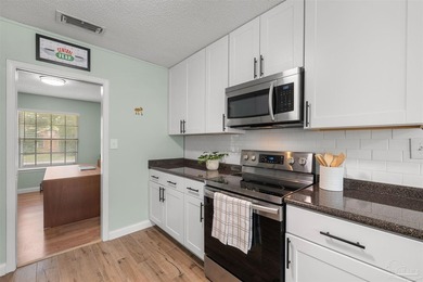 Welcome home to this beautifully maintained all-brick, 3-bedroom - photo 8