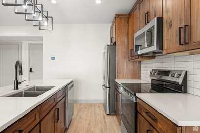 Modern Luxury Condo Near Bear Lake Short term rental Approved - photo 10