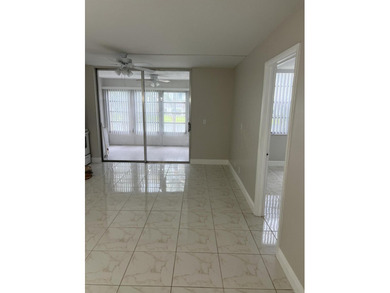 Light and Bright RENOVATED Large 1 bedroom with 2 full baths - photo 11